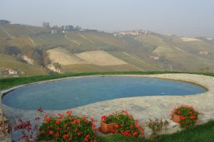 piscina in cemento armato in pietra - Copia